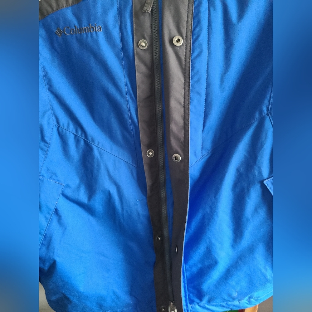ripped coat - Picture 6 of 6